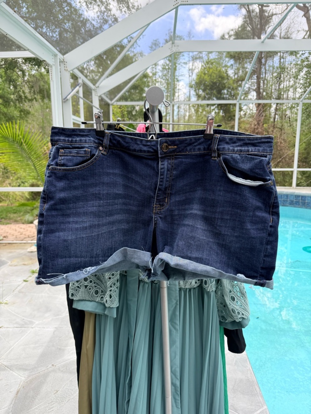 Lane Bryant Girlfriend Shorts 22 Dark Wash Denim Rolled Hem Plus Size